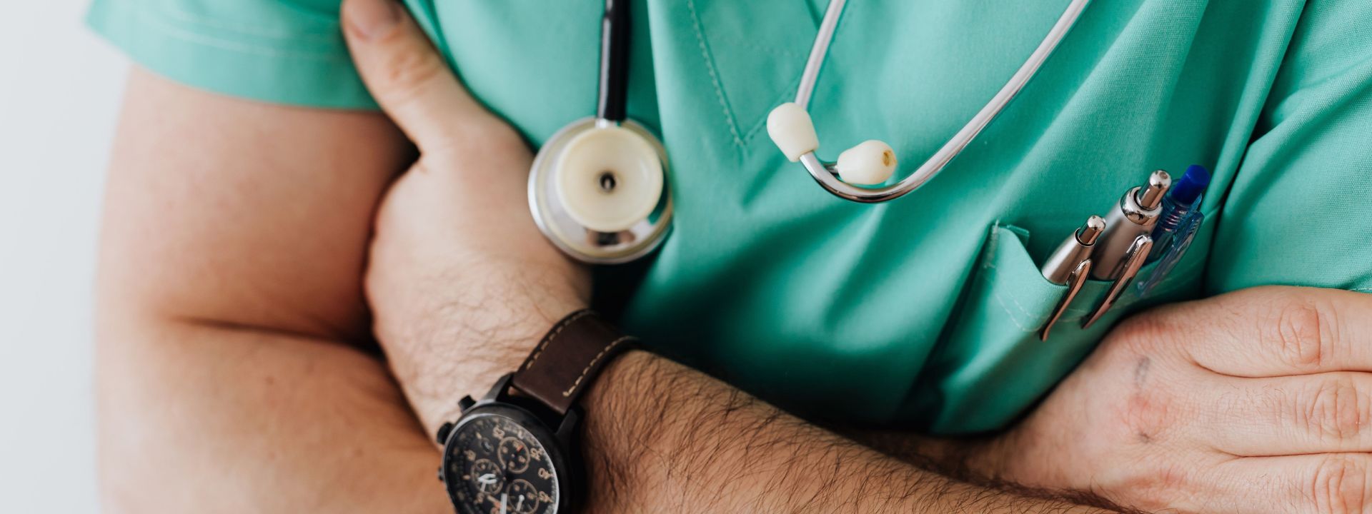 Medici militari in campo per smaltire le liste d’attesa