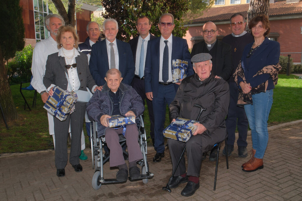 Ospedale Sacro Cuore - premiati oltre 90 collaboratori “storici” per la festa di Don Calabria