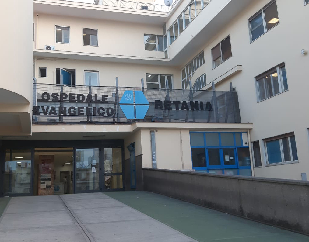 Ospedale Evangelico Betania - Primi interventi di anastomosi con una tecnica rivoluzionaria